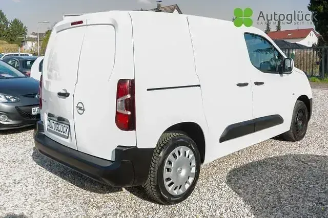Używany Opel Combo Edition 102 KM (75 kW) 2020 Biały Minivan