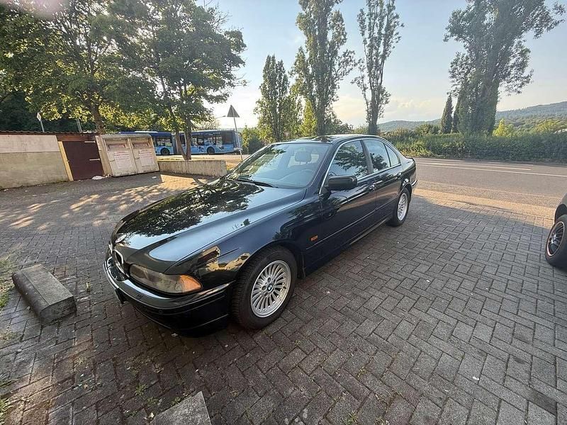 Schwarz Gebraucht 2003 BMW 520 Limousine | 2.150 € (Guter Preis) - Bild 1/4