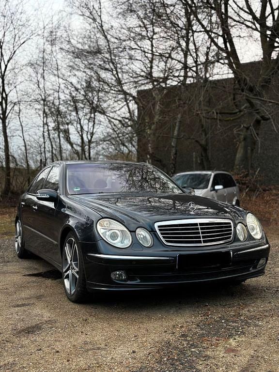 Gebraucht Mercedes E500 Avantgarde 306 PS (225 kW) 2003 Blau Limousine