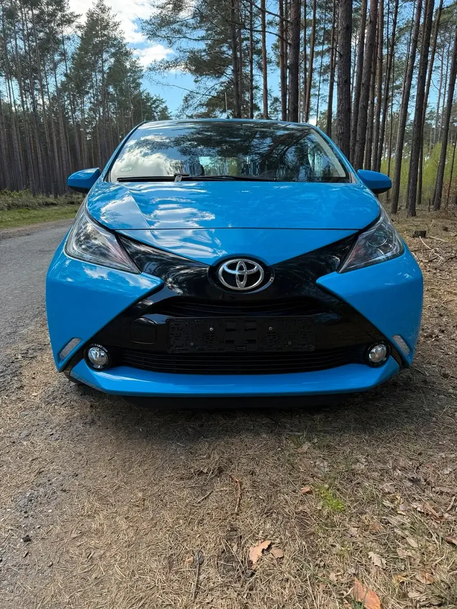 Gebraucht Toyota Aygo 69 PS (50 kW) 2017 Blau Kleinwagen