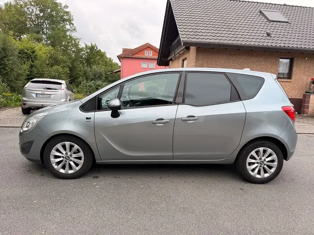 Gebraucht Opel Meriva Active 120 PS (88 kW) 2013 Grau Van / Kleinbus