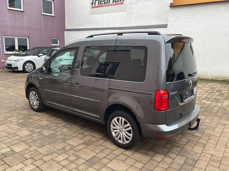 Gebraucht VW Caddy Trendline 131 PS (96 kW) 2018 Grau Van / Kleinbus