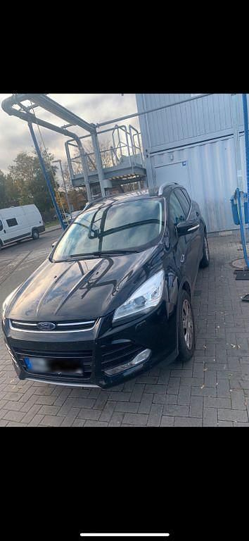 Gebraucht Ford Kuga Titanium 179 PS (131 kW) 2015 Schwarz SUV