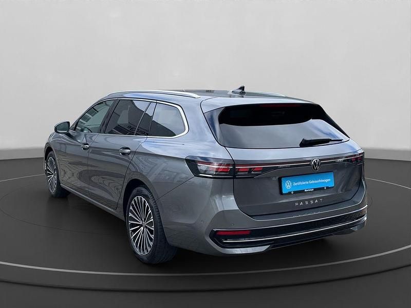 Gebraucht VW Passat Elegance 150 PS (110 kW) 2024 Grau Kombi