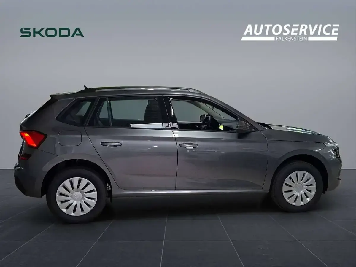 Neu Skoda Kamiq Essence 95 PS (69 kW) 2026 Graphitegrau metallic SUV