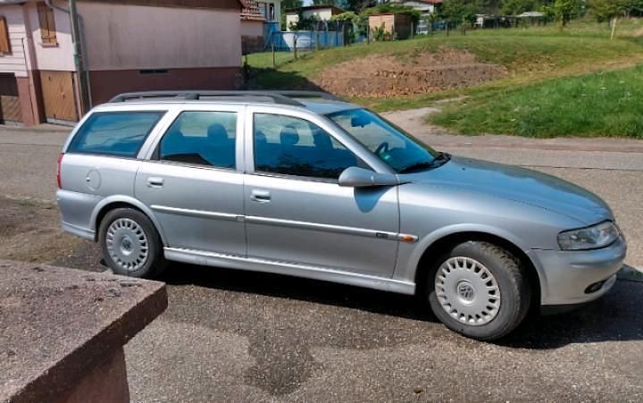 Gebraucht Opel Vectra 115 PS (84 kW) 1999 Silber Kombi