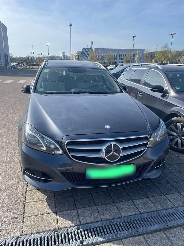 Gebraucht Mercedes E350 Avantgarde 258 PS (189 kW) 2015 Grau Limousine