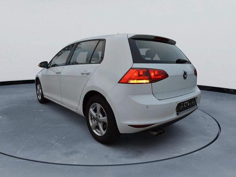 Gebraucht VW Golf VII Comfortline 122 PS (89 kW) 2014 Weiß Limousine