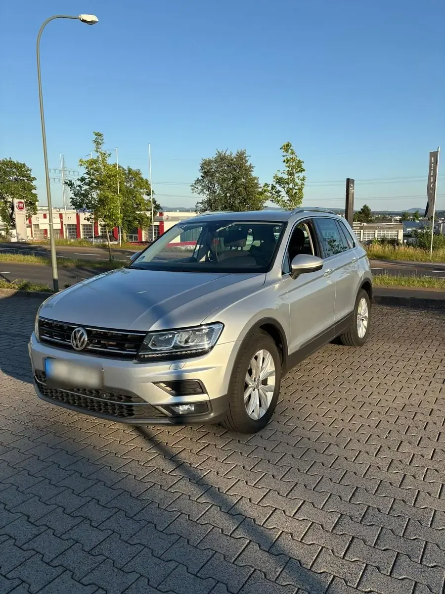 Gebraucht VW Tiguan 240 PS (176 kW) 2020 Silber SUV