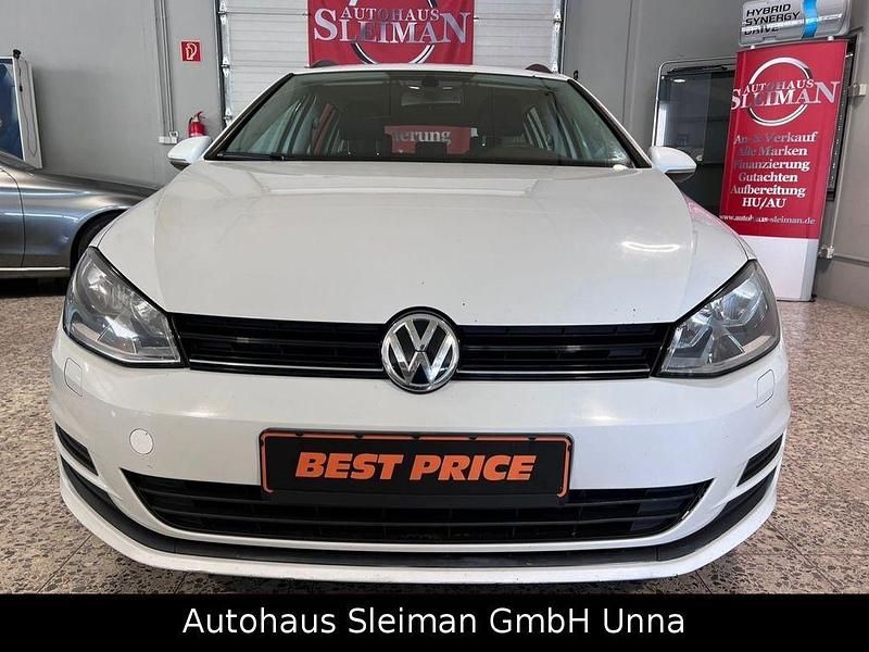 Gebraucht VW Golf VII Trendline 105 PS (77 kW) 2014 Weiß metallic Kombi