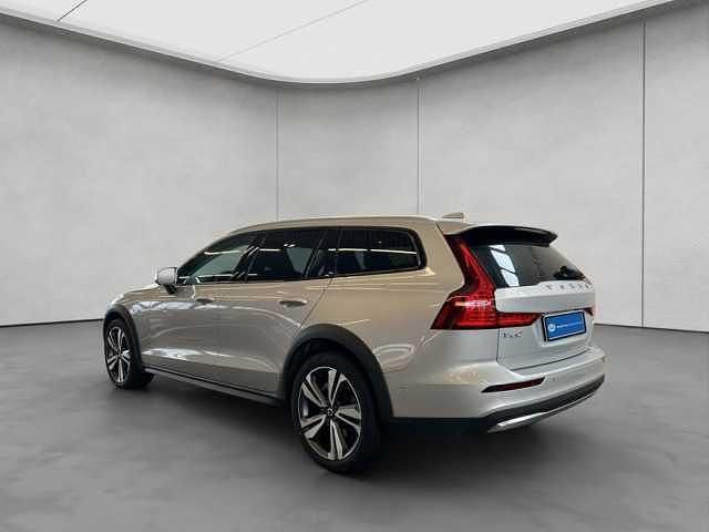Gebraucht Volvo V60 CC 145 PS (106 kW) 2024 Kombi