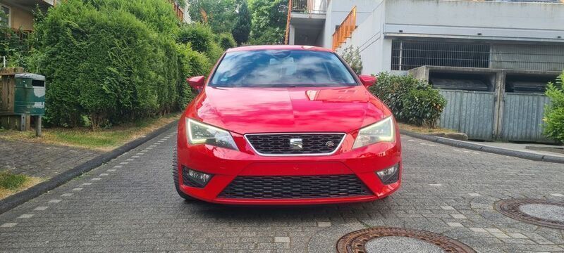 Rot Gebraucht 2013 Seat Leon SC FR Kleinwagen | 9.200 € (Guter Preis) - Bild 1/4