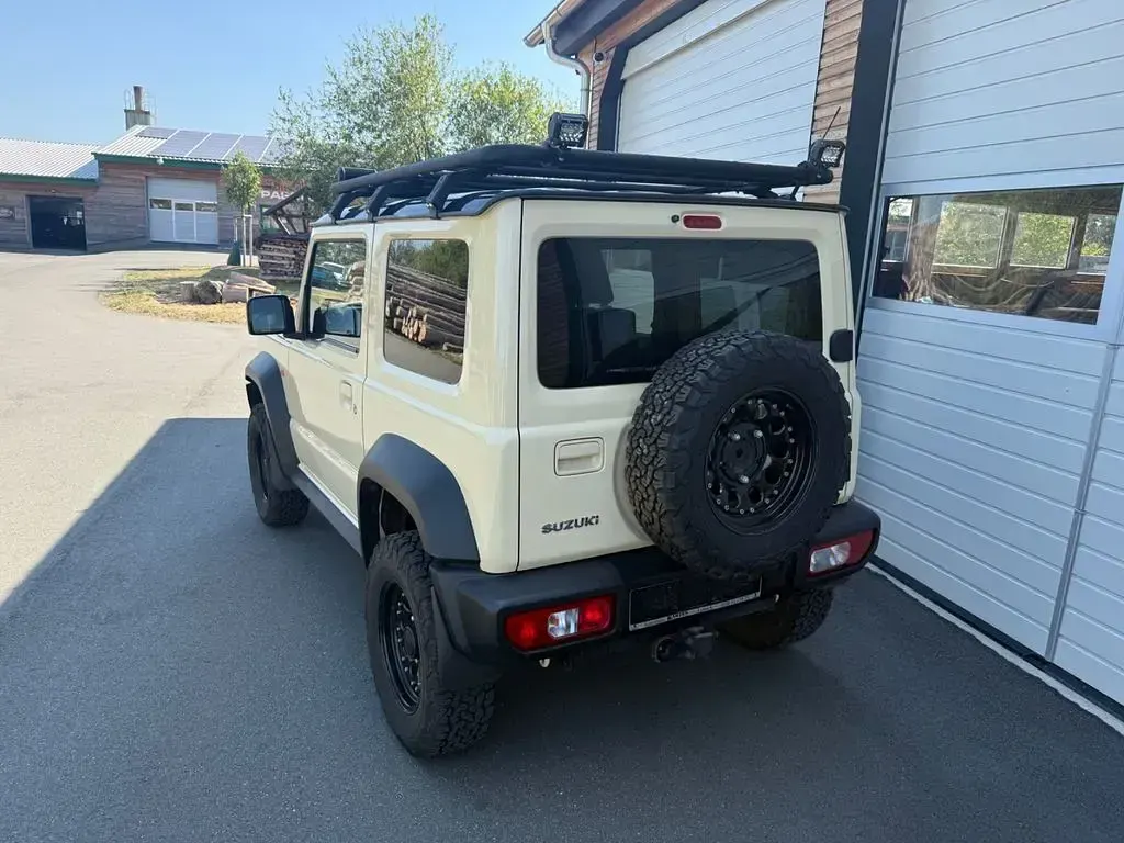 Gebraucht Suzuki Jimny Comfort+ 102 PS (75 kW) 2018 Beige SUV