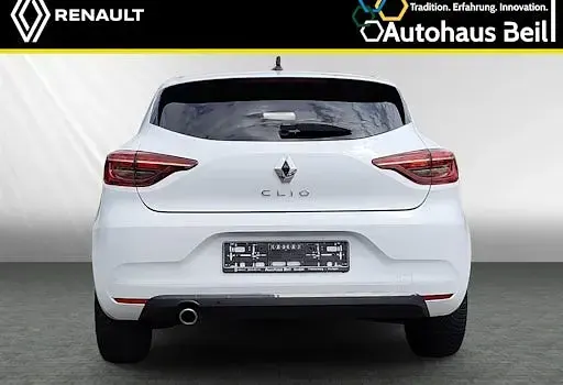 Gebraucht Renault Clio V Techno 140 PS (102 kW) 2023 Weiß Limousine