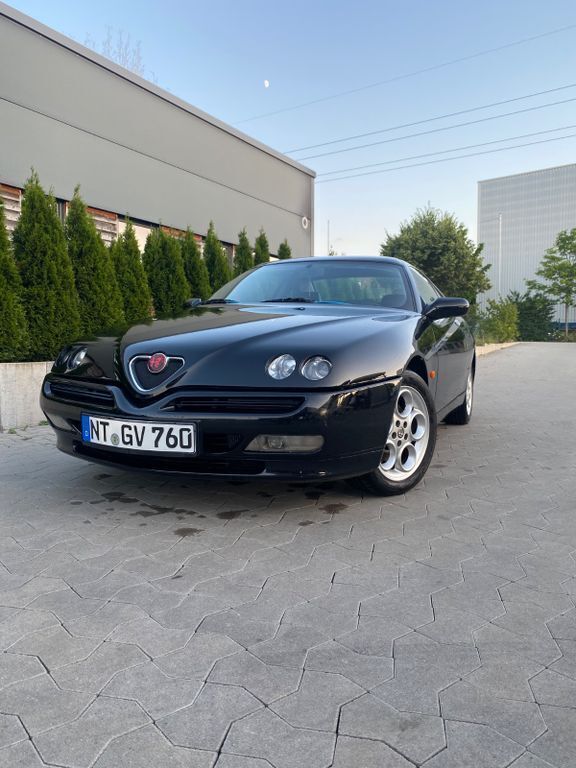 Schwarz Gebraucht 2001 Alfa Romeo GTV Coupé | 5.500 € (Superpreis) - Bild 1/4