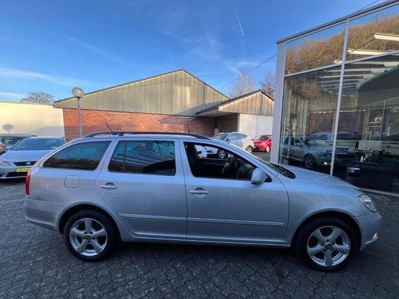 Gebraucht Skoda Octavia Family 105 PS (77 kW) 2013 Silber Kombi