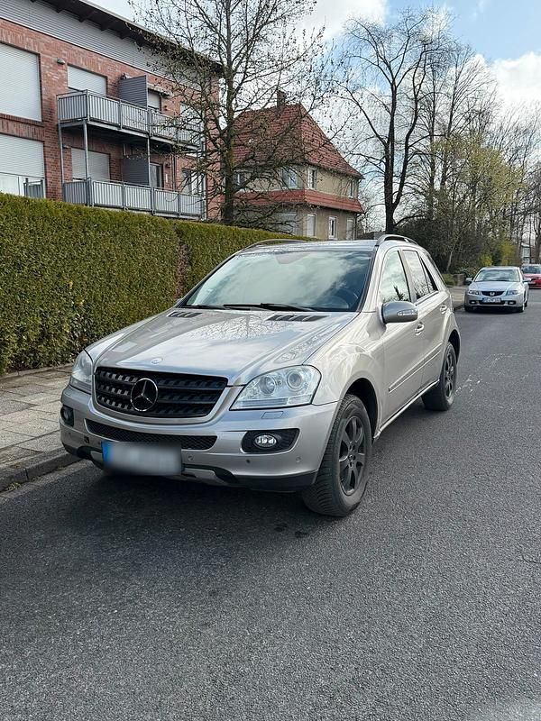 Gebraucht Mercedes ML320 224 PS (164 kW) 2006 SUV