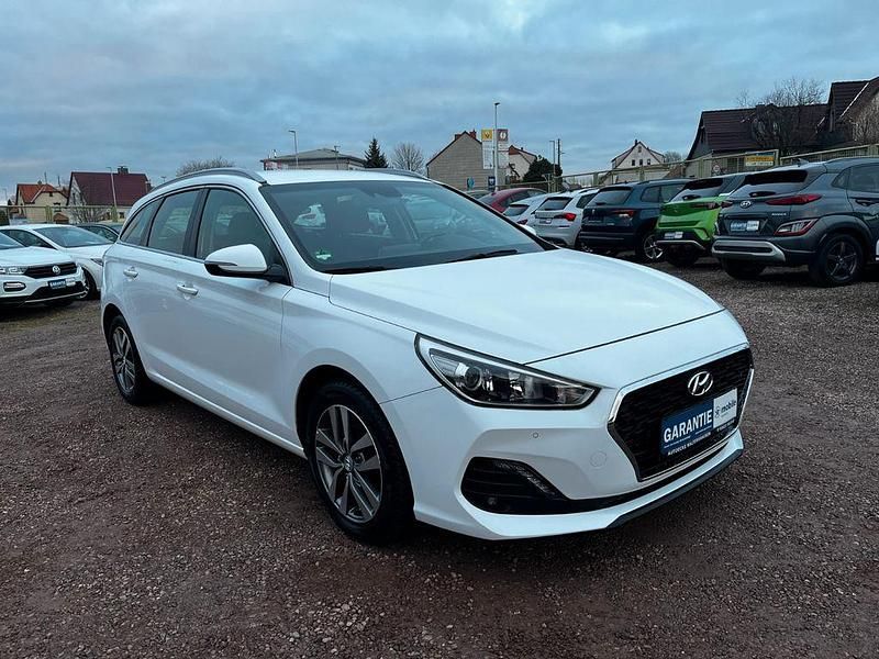 Weiß Gebraucht 2019 Hyundai i30 Style Kombi | 13.500 € (Guter Preis) - Bild 1/4