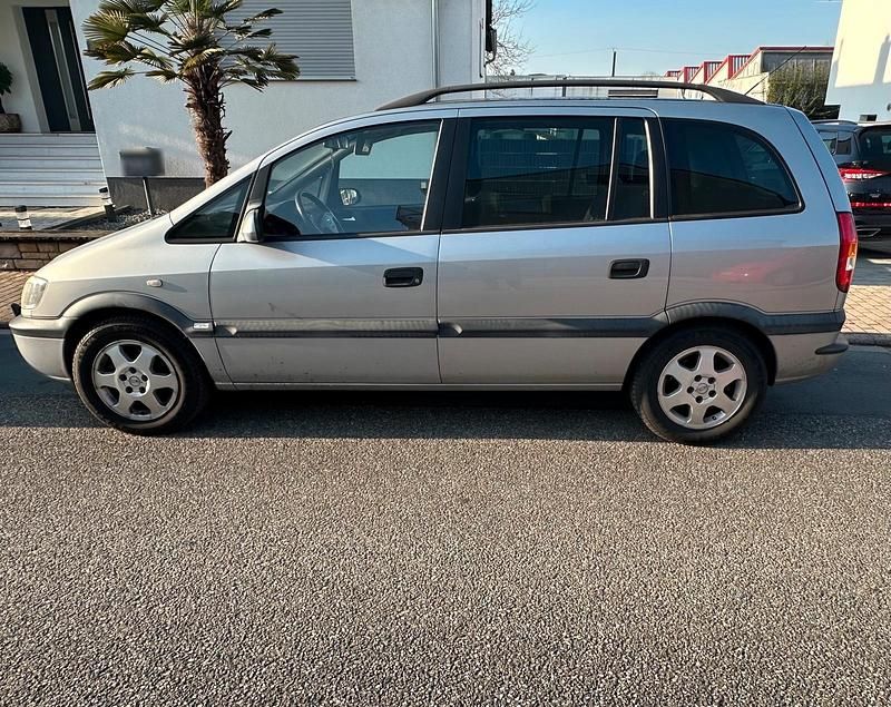 Gebraucht Opel Zafira 125 PS (91 kW) 2001 Grau Van / Kleinbus