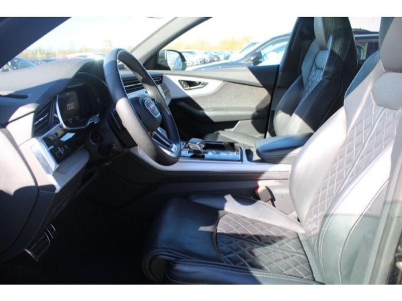 Gebraucht Audi SQ8 507 PS (372 kW) 2021 Orcaschwarz metallic (metallic) SUV