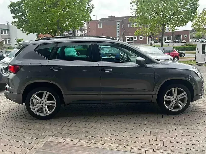 Usado Seat Ateca FR 150 CV (110 kW) 2023 Gris SUV