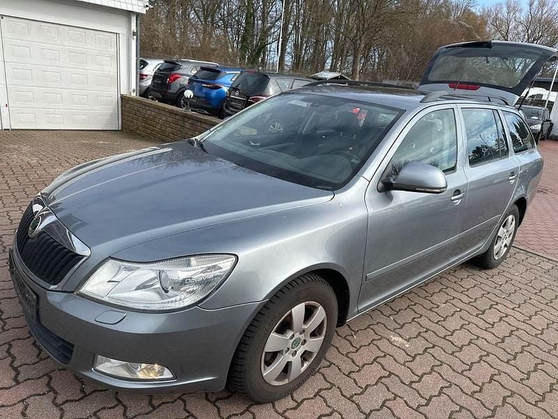 Gebraucht Skoda Octavia Elegance 105 PS (77 kW) 2013 Grau Kombi