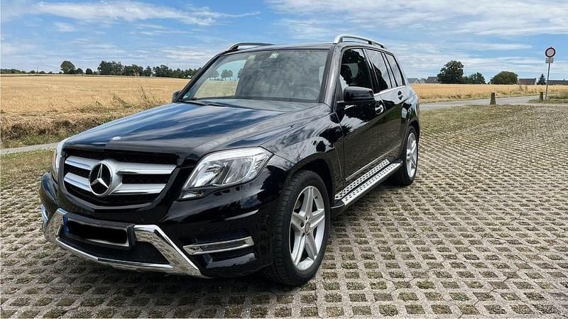 Schwarz Gebraucht 2015 Mercedes GLK200 Sport SUV | 24.500 € (Teuer) - Bild 1/4