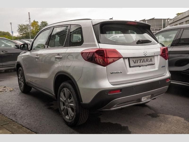 Neu Suzuki Vitara Club 129 PS (94 kW) 2025 Silber SUV