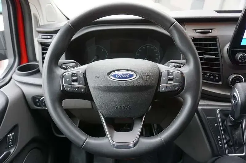 Używany Ford Transit Custom S 170 KM (125 kW) 2023 Czerwony Van