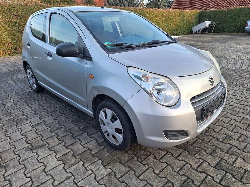 Gebraucht Suzuki Alto Club 68 PS (50 kW) 2012 Silber Kleinwagen