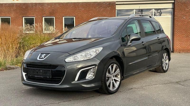 Gebraucht Peugeot 308 Active 111 PS (81 kW) 2011 Grau Kombi