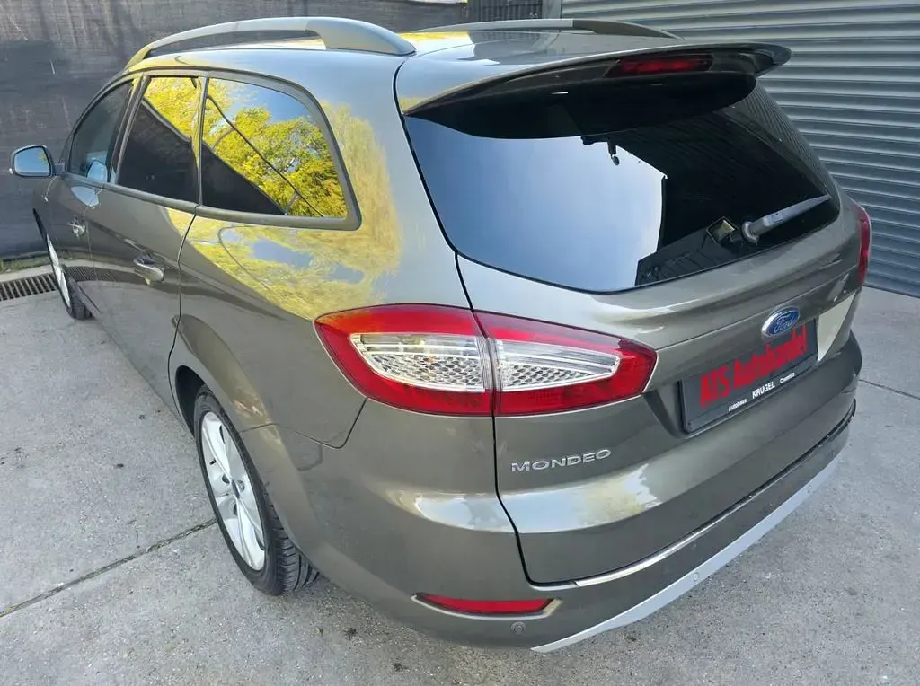 Gebraucht Ford Mondeo S 163 PS (119 kW) 2012 Braun Limousine