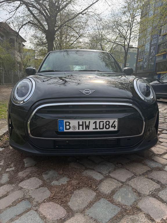 Second-hand Mini ONE Essential 102 CP (75 kW) 2021 Negru Hatchback