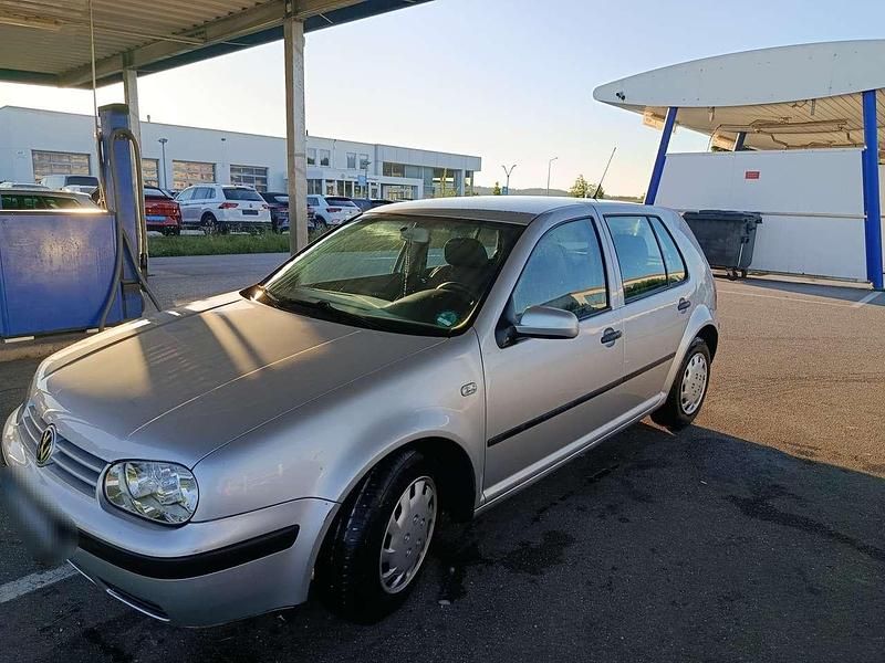 Silber Gebraucht 2003 VW Golf IV Limousine | 1.500 € (Guter Preis) - Bild 1/4