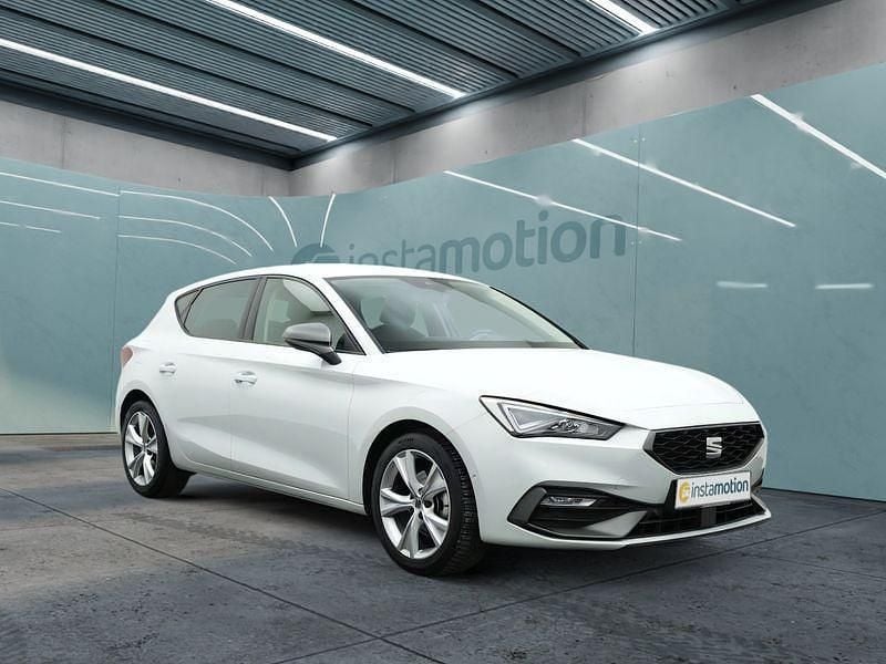 Weiß Gebraucht 2024 Seat Leon FR Kleinwagen | 24.999 € (Guter Preis) - Bild 1/4
