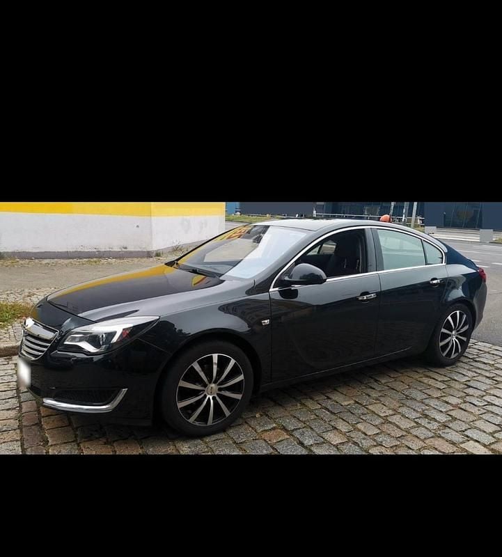 Gebraucht Opel Insignia Edition 131 PS (96 kW) 2012 Schwarz Limousine