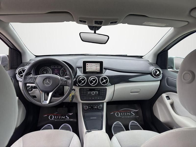 Gebraucht Mercedes B180 122 PS (89 kW) 2012 Silber Van / Kleinbus