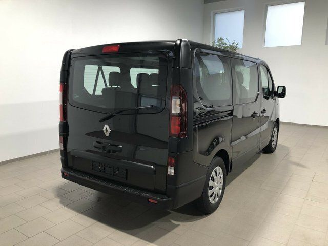 Gebraucht Renault Trafic Expression 146 PS (107 kW) 2017 Midnight schwarz Van / Kleinbus