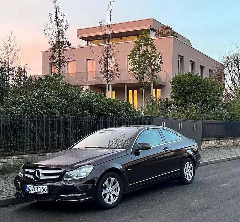 Gebraucht 2011 Mercedes C180 Coupé | 7.200 € (Guter Preis) - Bild 1/4