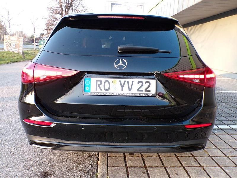 Gebraucht Mercedes C220 220 PS (161 kW) 2022 Schwarz Limousine