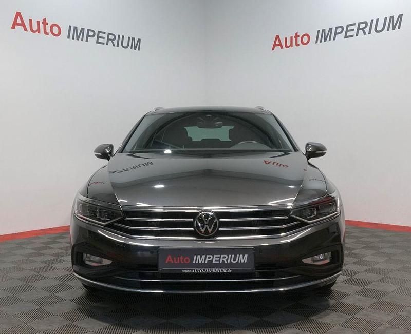 Gebraucht VW Passat Elegance 190 PS (139 kW) 2022 Mangangrau Kombi