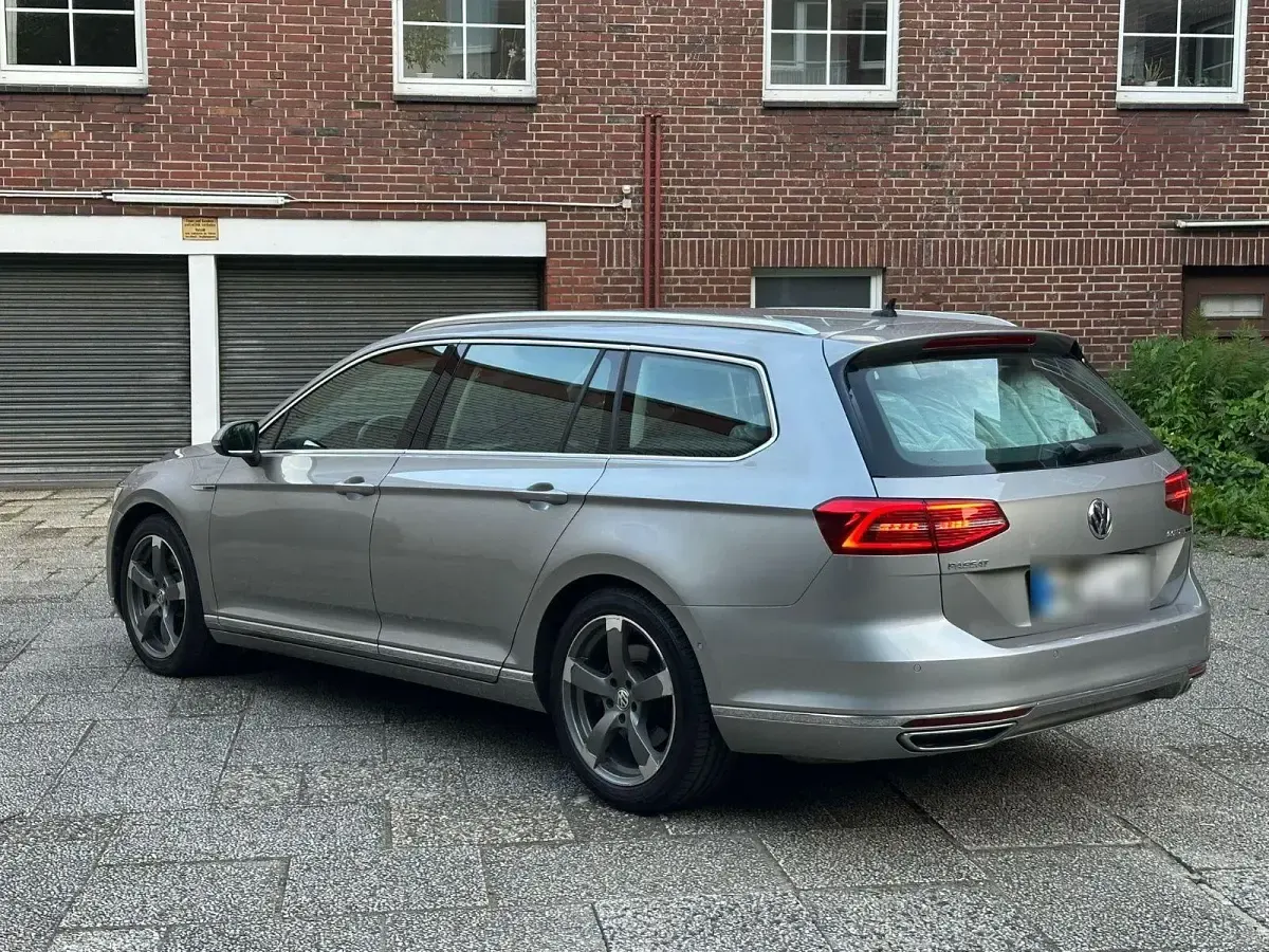 Gebraucht VW Passat 239 PS (175 kW) 2015 Grau Kombi