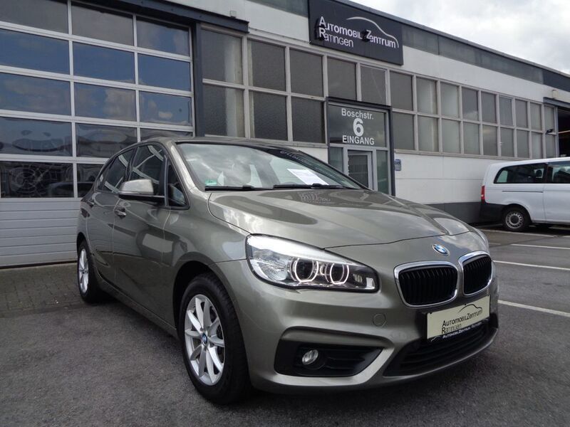Silber Gebraucht 2017 BMW 218 Active Tourer Advantage Van / Kleinbus | 14.490 € (Fairer Preis) - Bild 1/4