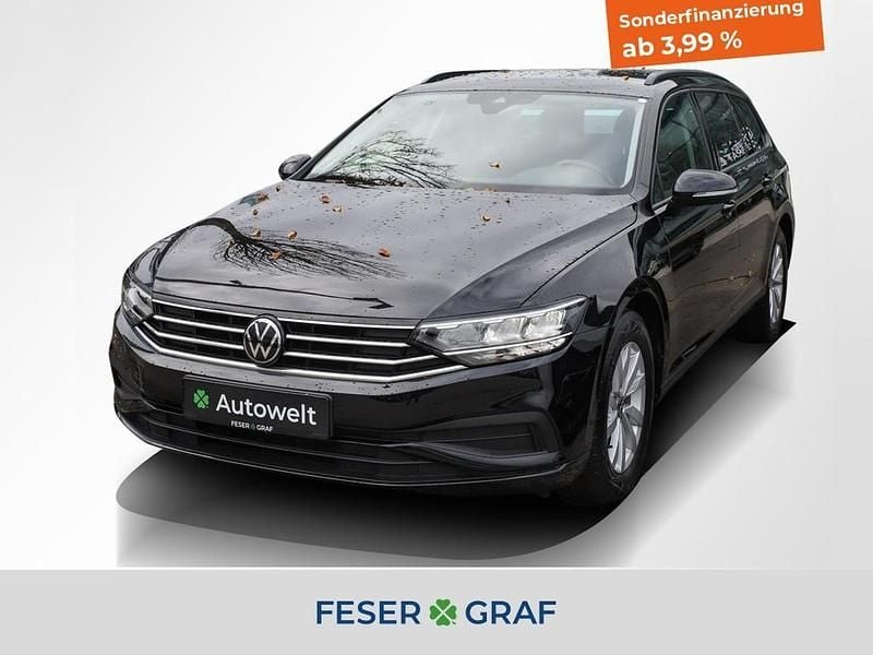 Gebraucht VW Passat Basis 122 PS (89 kW) 2022 Schwarz Kombi