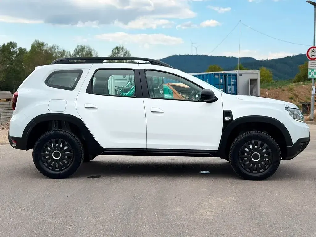 Gebraucht Dacia Duster Comfort 114 PS (83 kW) 2019 Weiß SUV