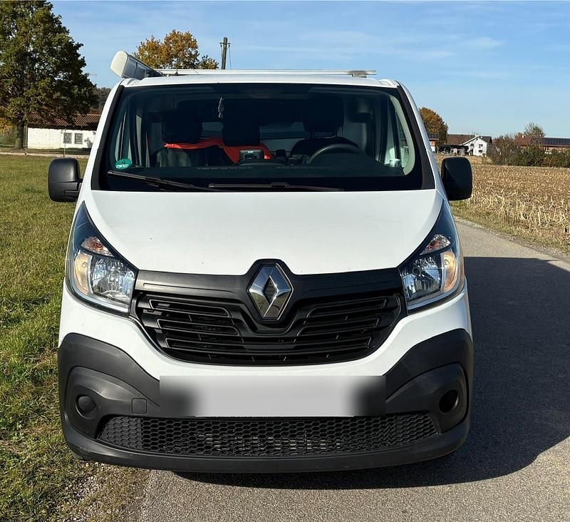 Weiß Gebraucht 2016 Renault Traffic Van / Kleinbus | 8.000 € - Bild 1/4
