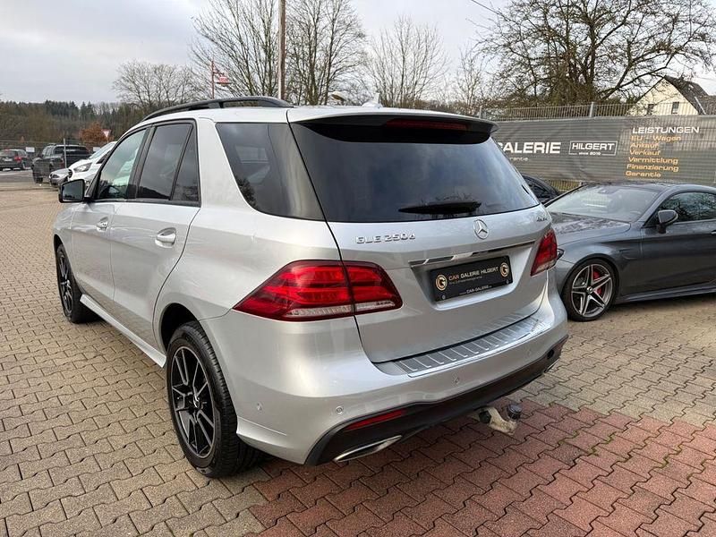 Gebraucht Mercedes GLE250 AMG line 204 PS (150 kW) 2017 Silber SUV