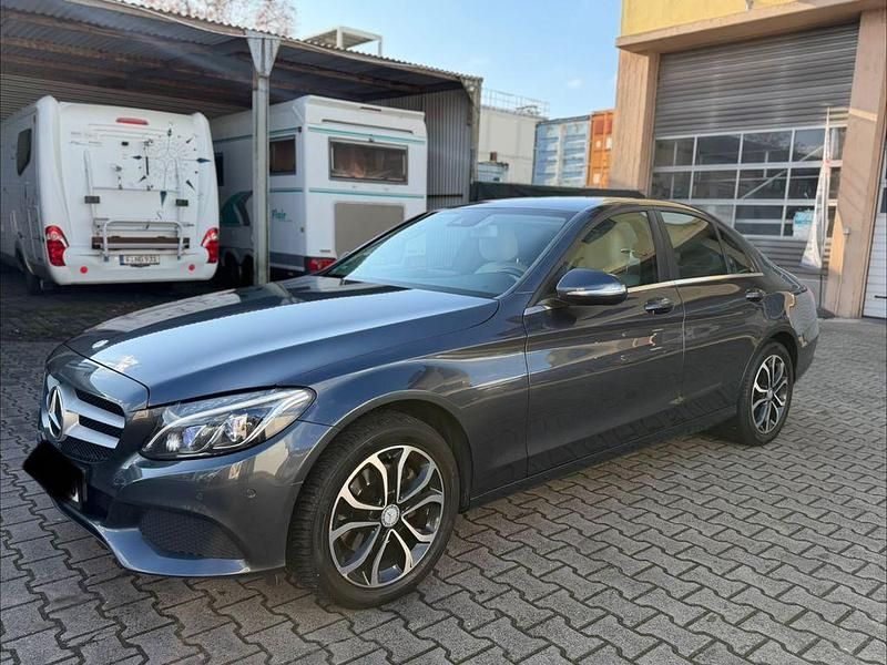 Grau Gebraucht 2014 Mercedes C220 Limousine | 13.990 € (Fairer Preis) - Bild 1/4