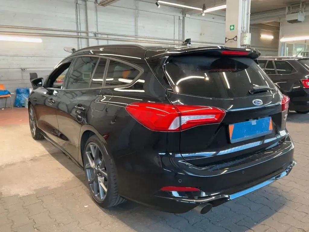 Używany Ford Focus ST 280 KM (205 kW) 2022 Czarny Sedan/Limuzyna