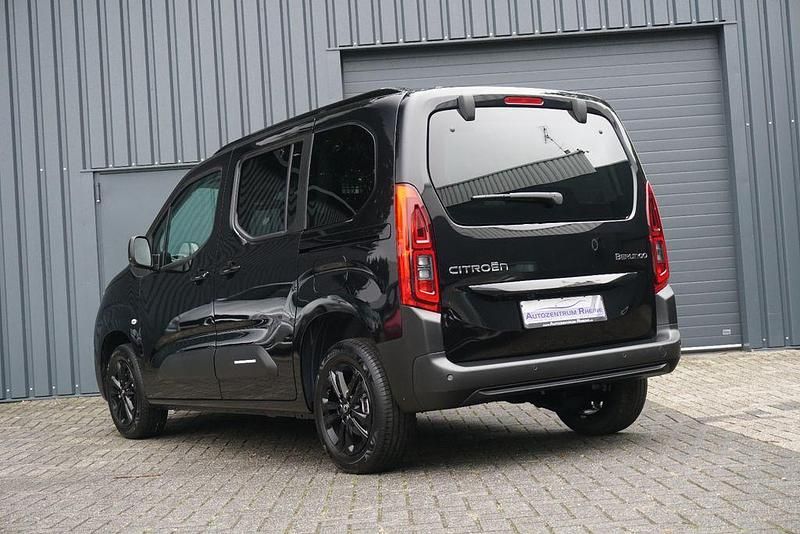 Neu Citroën Berlingo Style 131 PS (96 kW) 2025 Schwarz Van / Kleinbus